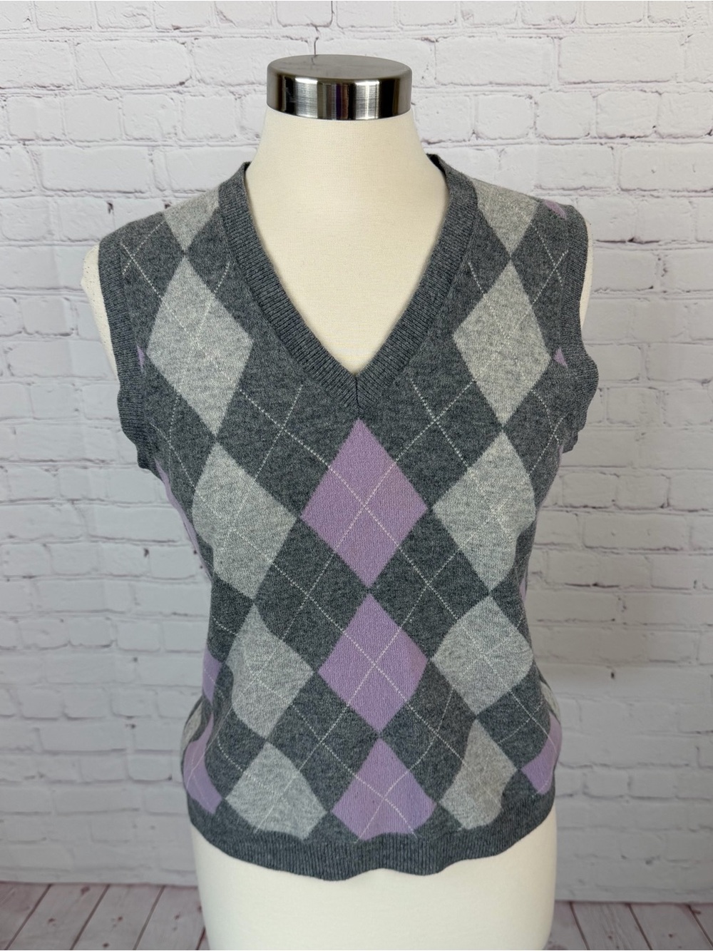 Brooks Brothers Gray & Pink Argyle V-Neck Sweater Vest Lambswool